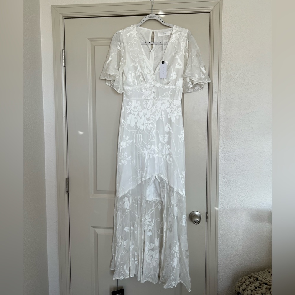 ASTR the Label Jasmine Midi Floral Dress Ivory size Small NWT